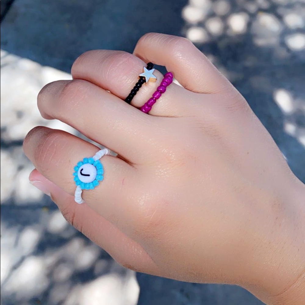 BEADED RINGS - Picture 2 of 4
